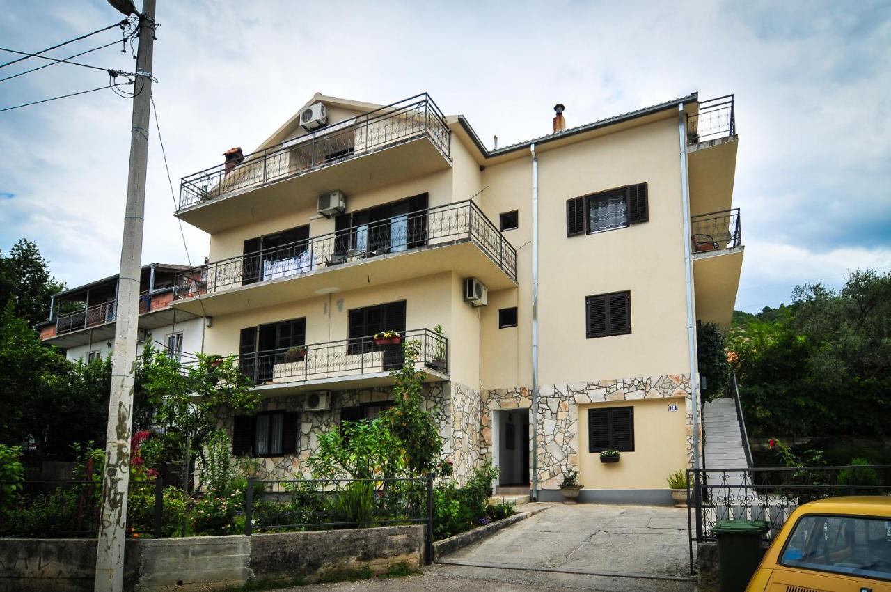 Milosavljevic Apartments Tivat Exterior photo